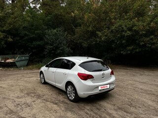 2012 Opel Astra J Рестайлинг, белый, 675945 рублей, вид 4