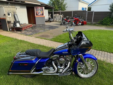 2007 Harley-Davidson CVO Road Glide, синий, 1000000 рублей, вид 3