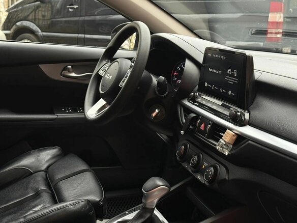 2022 Kia Cerato IV Рестайлинг, серый, 1350000 рублей - вид 14