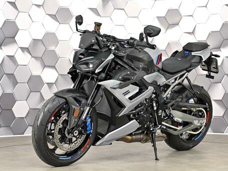 2025 BMW M 1000 R, серебристый, 2900000 рублей, вид 2