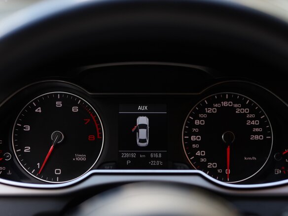 2013 Audi A4 IV (B8) Рестайлинг, чёрный, 1320000 рублей - вид 7