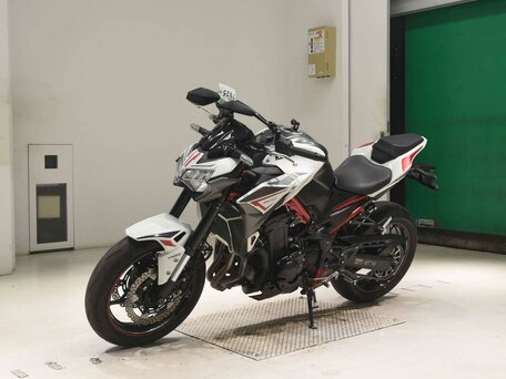 2021 Kawasaki Z 900, белый, 1077000 рублей, вид 4