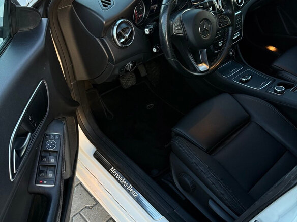 2018 Mercedes-Benz CLA 200 I (C117, X117) Рестайлинг, белый, 1850000 рублей - вид 6