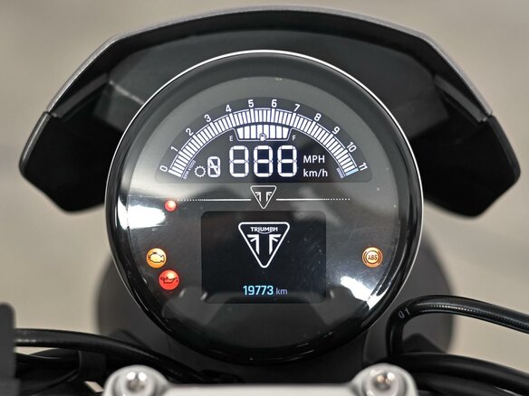 2022 Triumph Trident 660, чёрный, 727000 рублей - вид 8