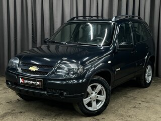2017 Chevrolet Niva I Рестайлинг, чёрный, 749900 рублей, вид 1