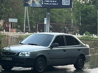 2001 Hyundai Accent ТагАЗ II, серый, 150000 рублей, вид 4