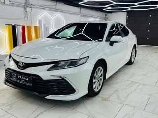 2021 Toyota Camry VIII (XV70) Рестайлинг, жёлтый, 2500000 рублей, вид 2