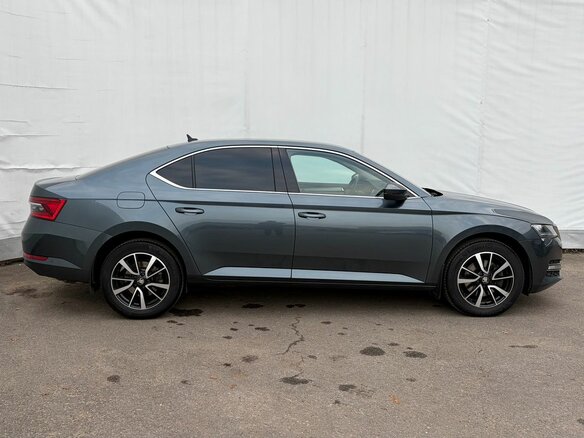 2020 Skoda Superb III Рестайлинг, серый, 2399000 рублей - вид 6