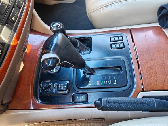 1998 Lexus LX 470 II, серый, 900000 рублей - вид 18