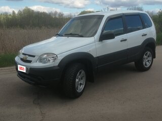 2018 Chevrolet Niva I Рестайлинг, белый, 966000 рублей, вид 1