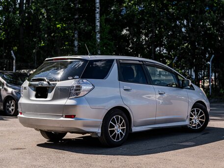 2011 Honda Fit Shuttle I, серый, 772000 рублей, вид 2