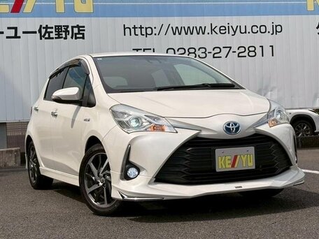 2018 Toyota Vitz III (XP130) Рестайлинг 2, белый, 850000 рублей, вид 1