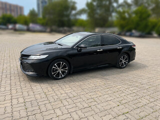2020 Toyota Camry VIII (XV70), чёрный, 3150000 рублей, вид 3