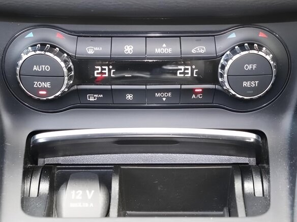 2016 Mercedes-Benz CLA 180 I (C117, X117) Рестайлинг, белый, 1520000 рублей - вид 8
