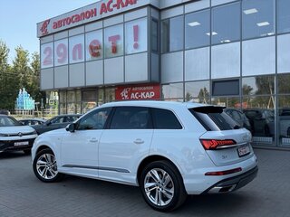 2020 Audi Q7 45 TDI II (4M) Рестайлинг, белый, 5400000 рублей, вид 3