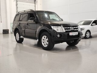 2013 Mitsubishi Pajero IV Рестайлинг 1, чёрный, 2050000 рублей, вид 3