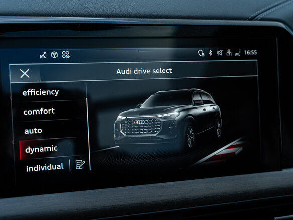 2026 Audi Q6 45 TFSI, чёрный, 7990000 рублей - вид 21