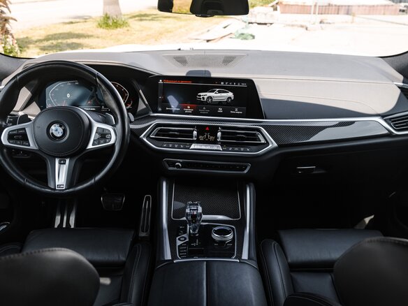 2020 BMW X6 40i III (G06), белый, 7499900 рублей - вид 18