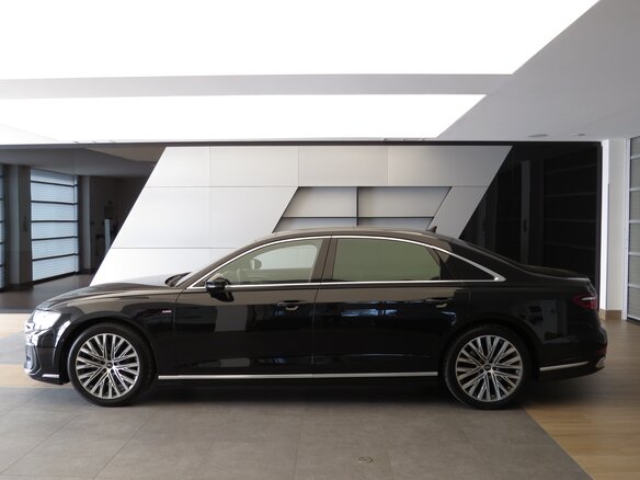 2022 Audi A8 Long 55 TFSI IV (D5) Рестайлинг, чёрный, 9900000 рублей - вид 2