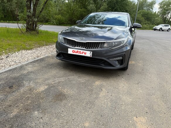 2019 Kia Optima IV Рестайлинг, серый, 1600000 рублей - вид 2