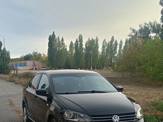 2016 Volkswagen Polo V Рестайлинг, чёрный, 730000 рублей, вид 2