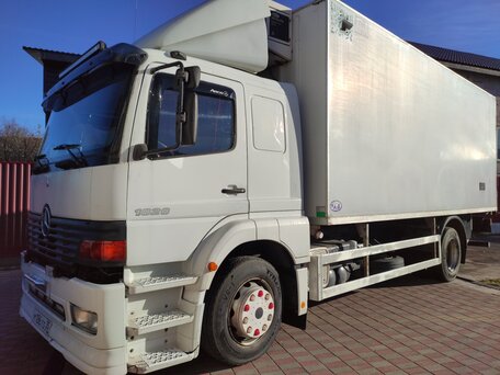 2011 Mercedes-Benz Atego, белый, 4490000 рублей, вид 2