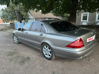 2005 Mercedes-Benz S-Класс 500 Long IV (W220) Рестайлинг, серый, 630000 рублей, вид 4