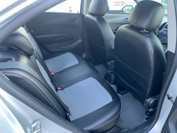 2013 Chevrolet Aveo II, серебристый - вид 13