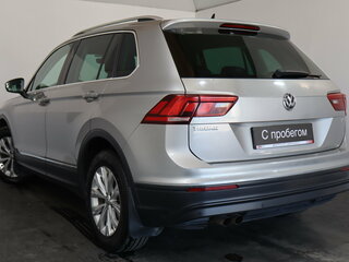 2018 Volkswagen Tiguan II, серебристый, 1749000 рублей, вид 4