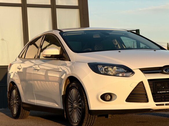 2012 Ford Focus III, белый, 825000 рублей - вид 3