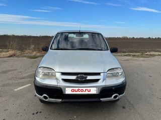 2004 Chevrolet Niva I, серебристый, 300000 рублей, вид 3
