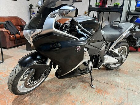 2012 Honda VFR 1200, чёрный, 885000 рублей, вид 4