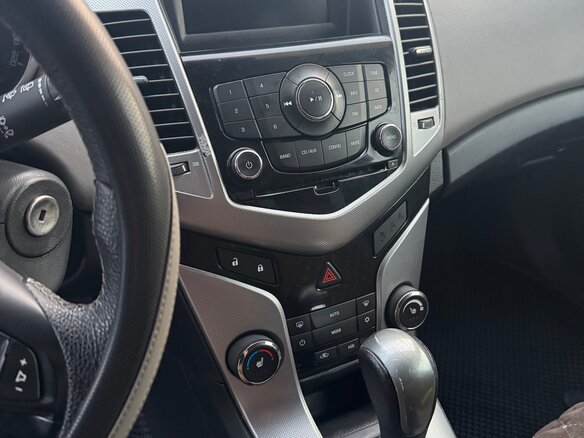 2011 Chevrolet Cruze I, чёрный, 575000 рублей - вид 6