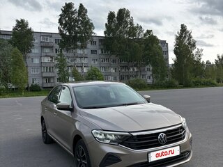 2022 Volkswagen Polo VI, коричневый, 1840000 рублей, вид 1