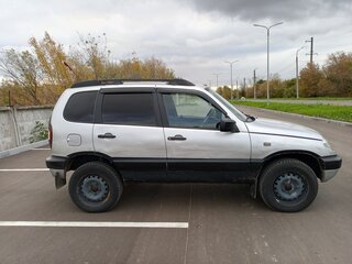 2004 Chevrolet Niva I, серебристый, 230000 рублей, вид 5