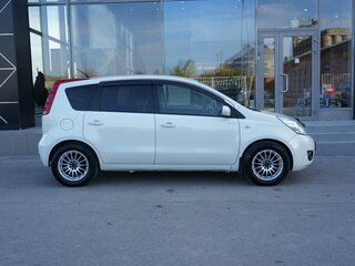2011 Nissan Note I Рестайлинг, белый, 750000 рублей, вид 4
