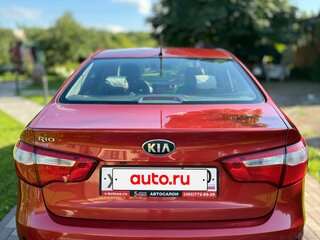 2013 Kia Rio 4-speed III, красный, 650000 рублей, вид 4