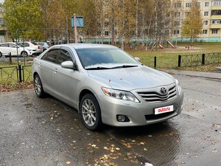 2011 Toyota Camry VI (XV40) Рестайлинг, серебристый, 1400000 рублей, вид 2