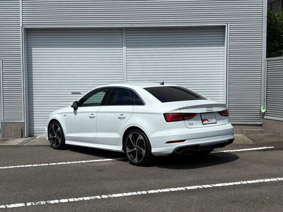 2022 Audi A3 30 TFSI IV (8Y), белый, 1550000 рублей - вид 2