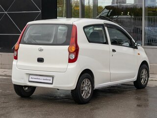 2010 Daihatsu Mira VII, белый, 350000 рублей, вид 5