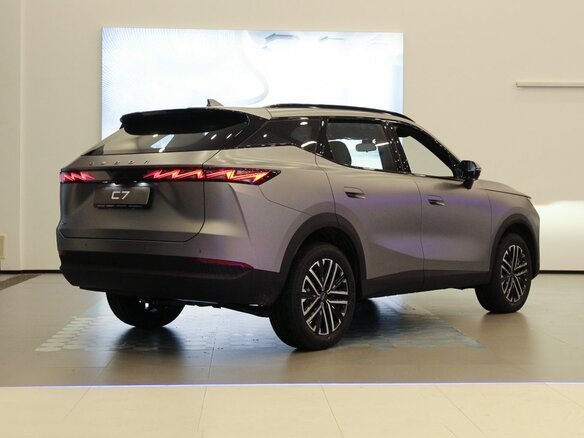 2026 Omoda C7, серый, 3499000 рублей - вид 3