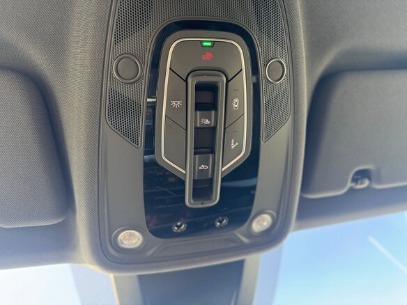 2021 Audi Q8 55 TFSI I (4M), синий, 9690000 рублей - вид 25