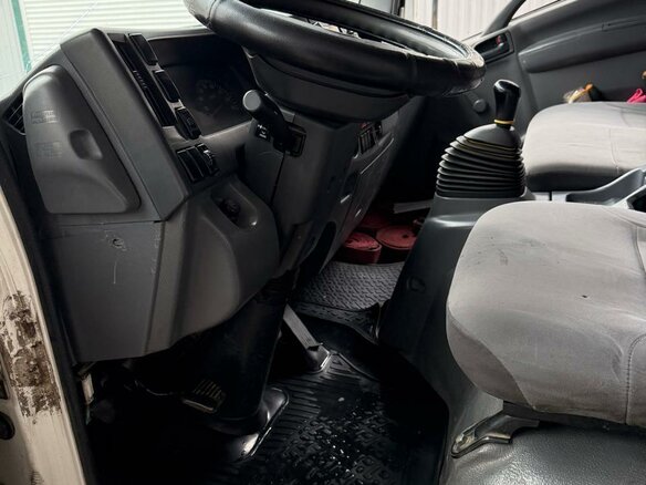 2017 Isuzu Elf (N-series), белый, 1400000 рублей - вид 5
