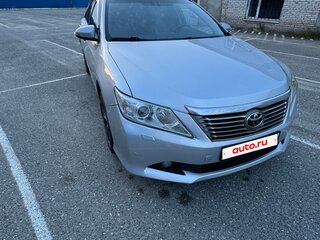 2014 Toyota Camry VII (XV50), серебристый, 1420000 рублей, вид 2