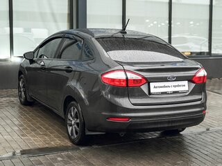 2017 Ford Fiesta Mk6 Рестайлинг, серый, 699000 рублей, вид 3