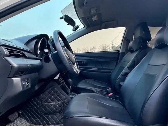 2023 Toyota Yaris L X XP150 Рестайлинг, белый, 1450000 рублей - вид 7