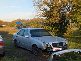 1996 Mercedes-Benz E-Класс 230 II (W210, S210), серебристый, 150000 рублей, вид 2