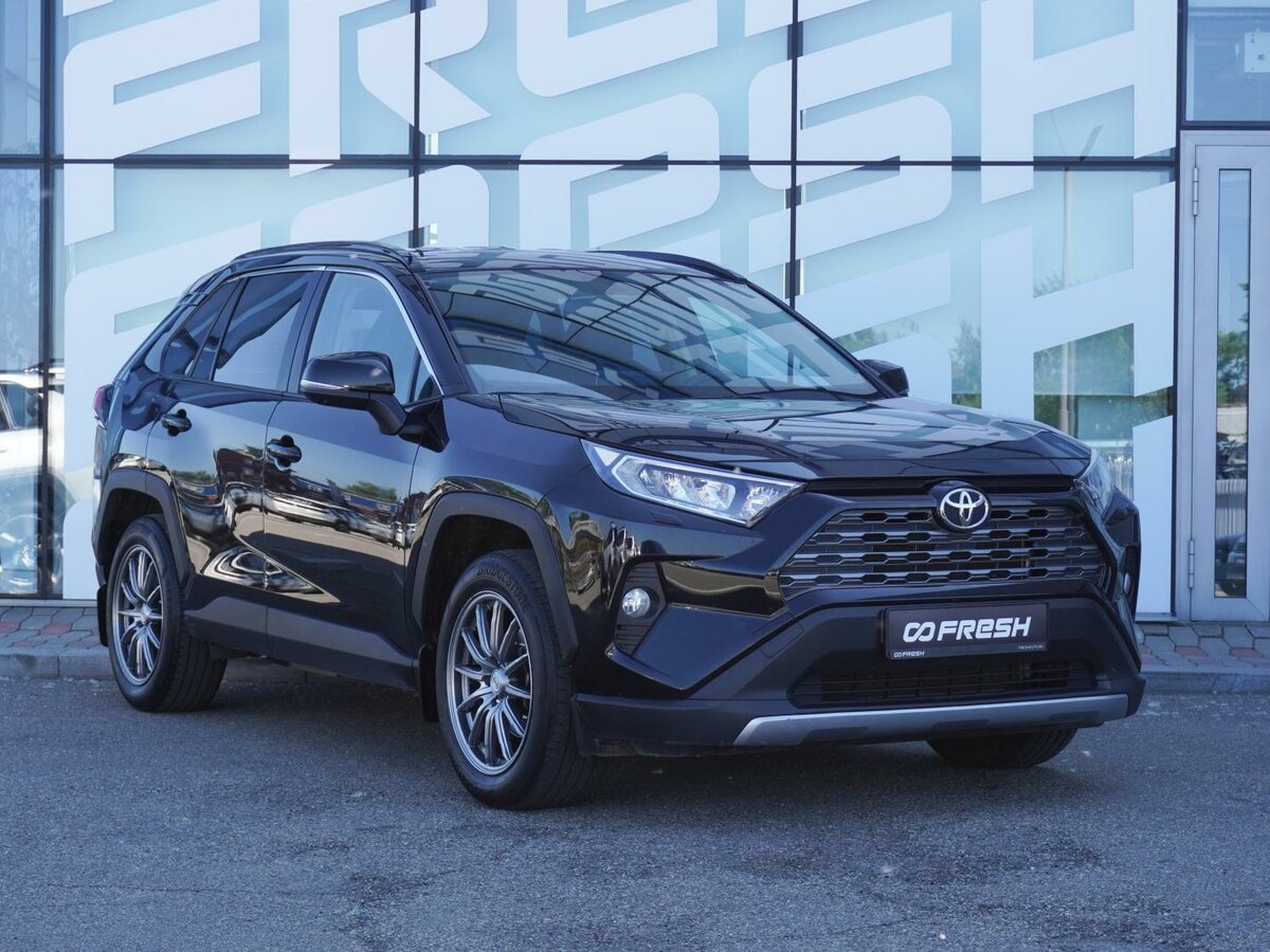 Открыть фотографии: Toyota RAV4 V (XA50)