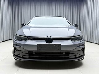 2022 Volkswagen Golf VIII, серебристый, 1570000 рублей, вид 2