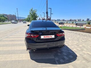 2023 Toyota Camry VIII (XV70) Рестайлинг, чёрный, 3900000 рублей, вид 2